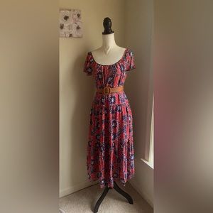 Lady's Boho dress. The dress comes without the belt.